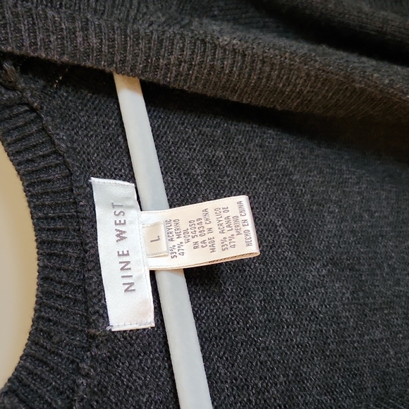 Sweater vest - Picture 2 of 5